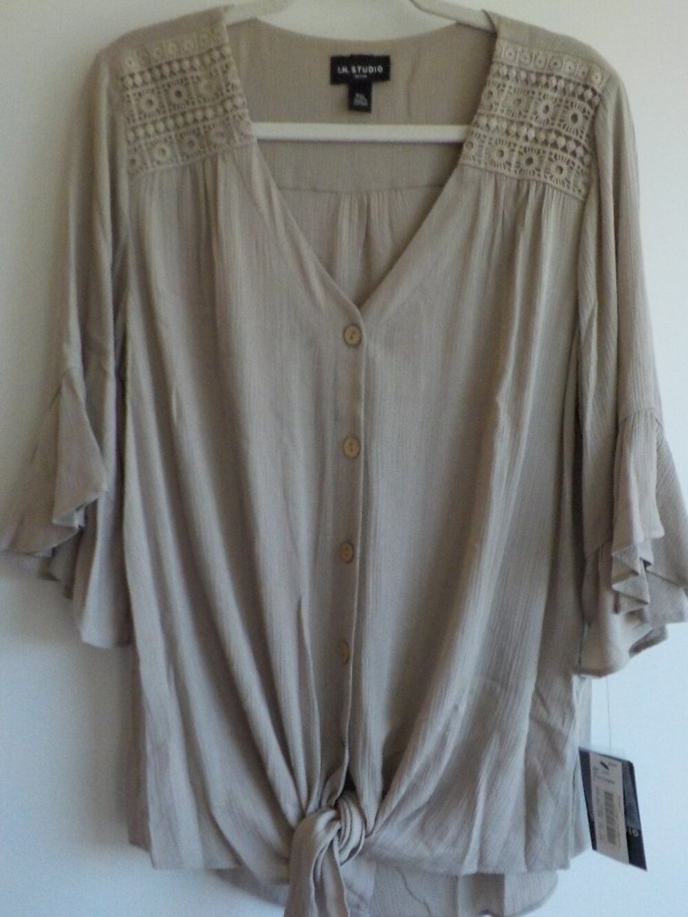 I.N.Studio Blouse - Petite X-Large - NWT - Tan Short Sleeve Button Ruffle (764)